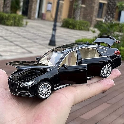 Toyota Crown 1:24 Diecast Scale Model Car