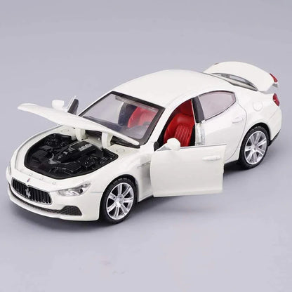 Maserati Quattroporte 1:24 Diecast Scale Model Car