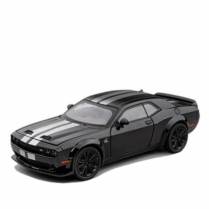 Dodge Challenger SRT Hellcat 1:24 diecast scale model car