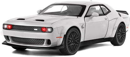 Dodge Challenger SRT Hellcat 1:24 Diecast Scale Model Car