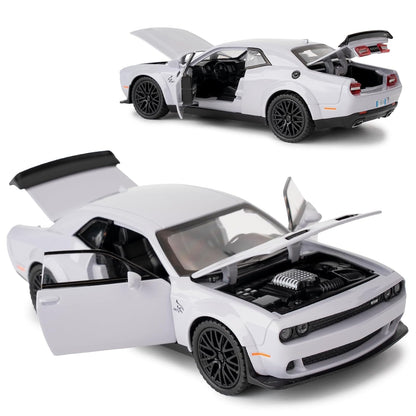 Dodge Challenger SRT Hellcat 1:24 Diecast Scale Model Car