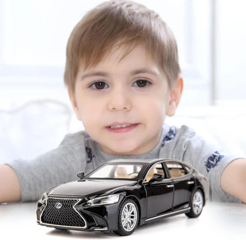 Lexus Ls500h 1:24 Diecast Scale Model Car