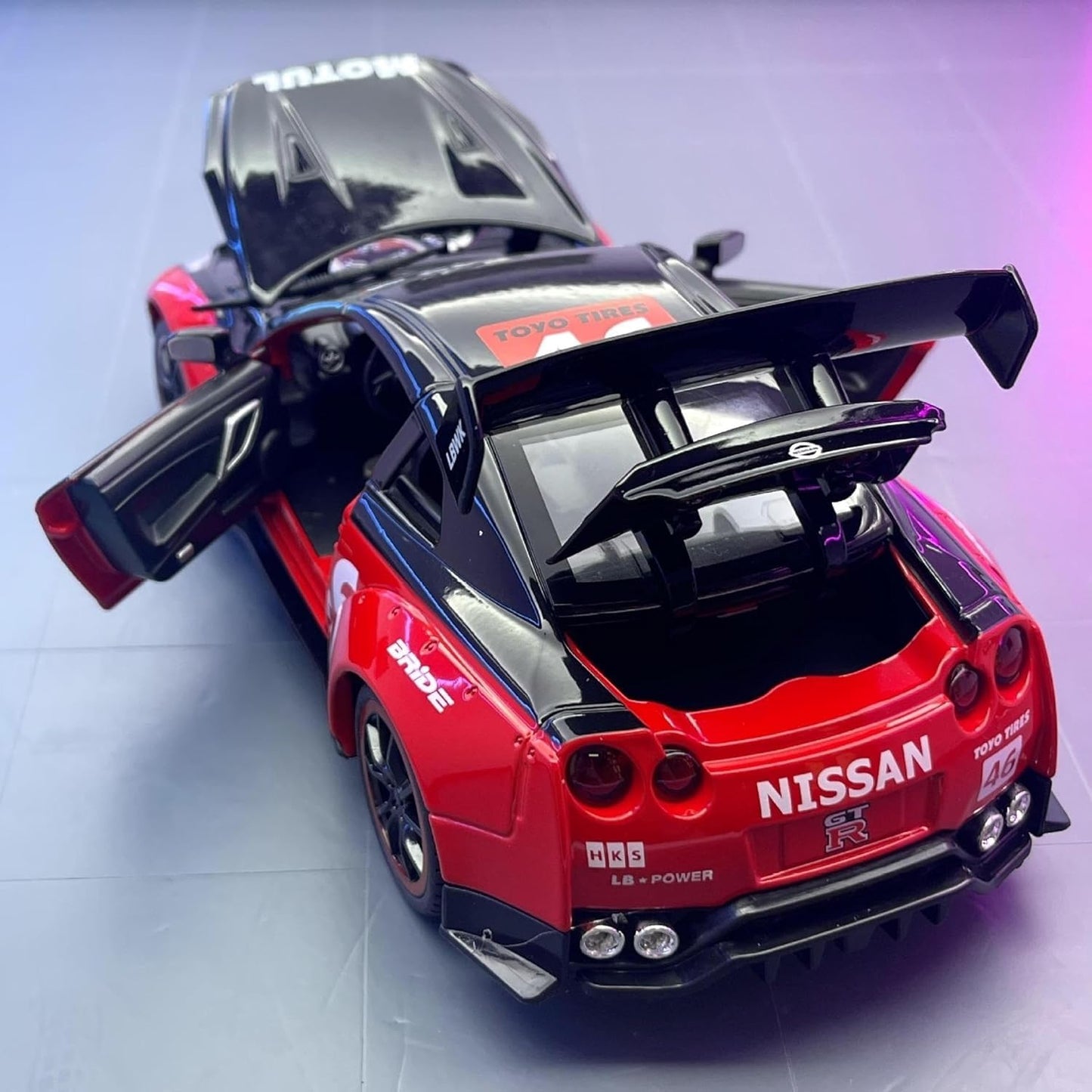 Nissan GT-R R35 1:24 Diecast Scale Model Car
