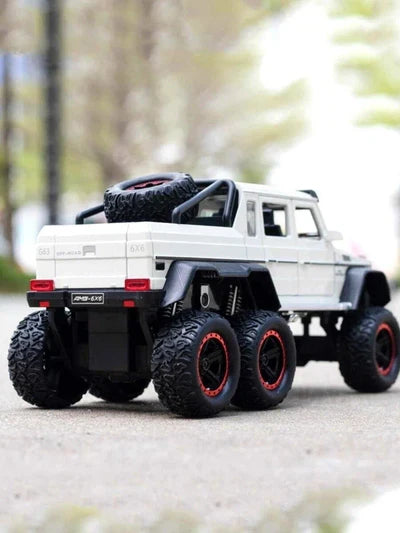 Mercedes Benz G63 AMG 6x6 1:24 Diecast Scale Model Car